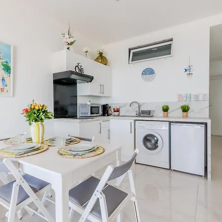 Appartement Sea View In Les Pins
